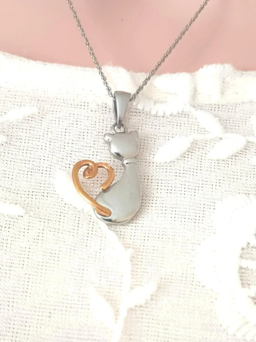 JCM Hallmark Cat Pendant Necklace 18